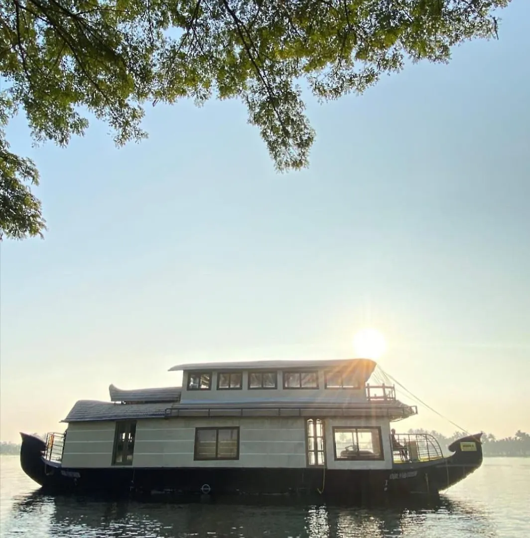 Royal Boathouse Hotel Alappuzha 3*,